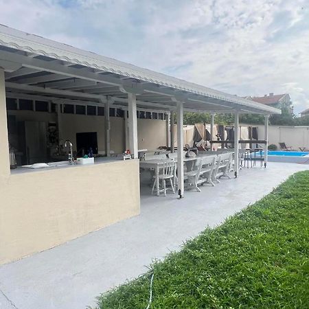 Family Hotel Malibu Chernomorets Exterior photo