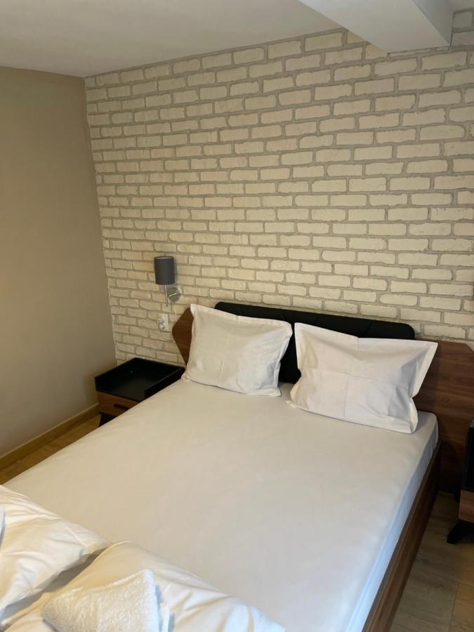 Family Hotel Malibu Chernomorets Exterior photo