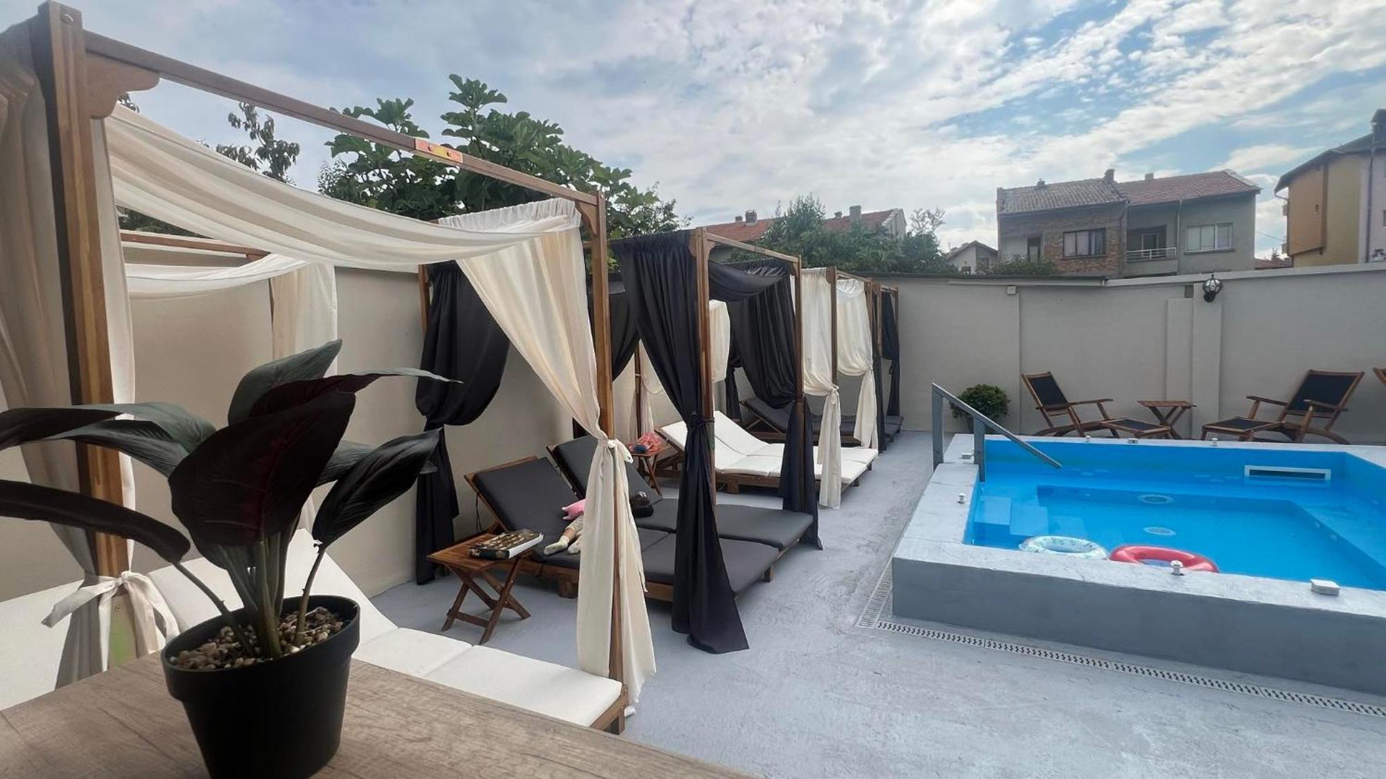 Family Hotel Malibu Chernomorets Exterior photo