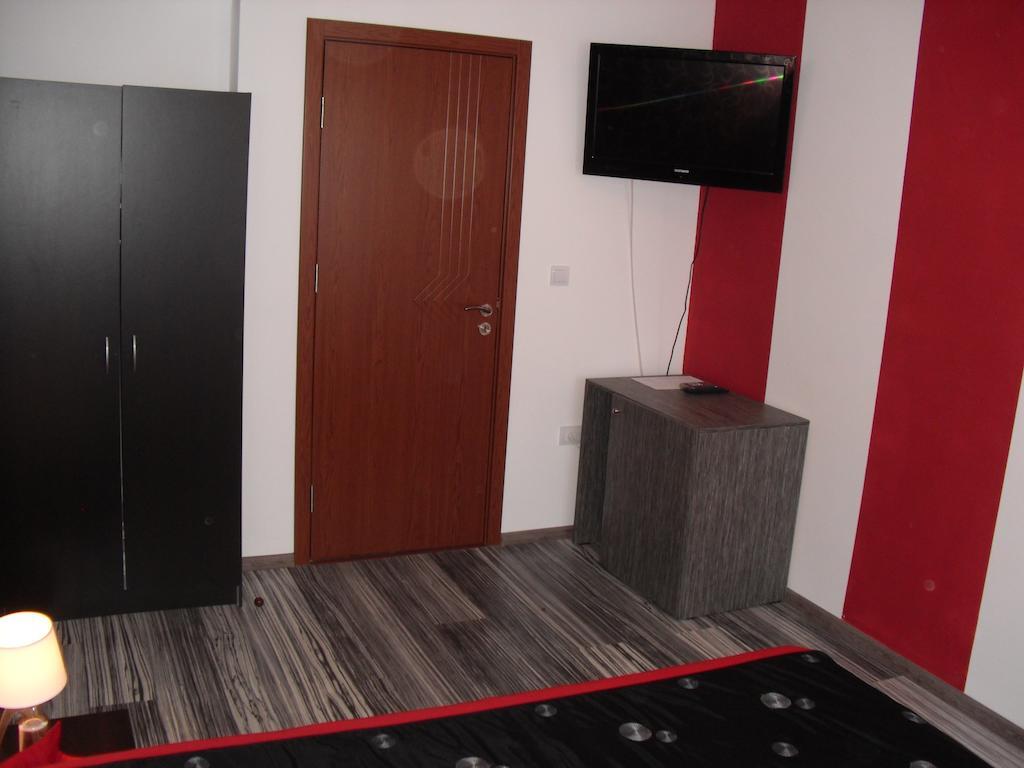 Family Hotel Malibu Chernomorets Room photo