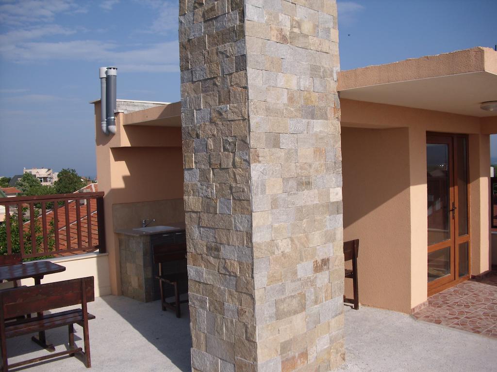 Family Hotel Malibu Chernomorets Exterior photo